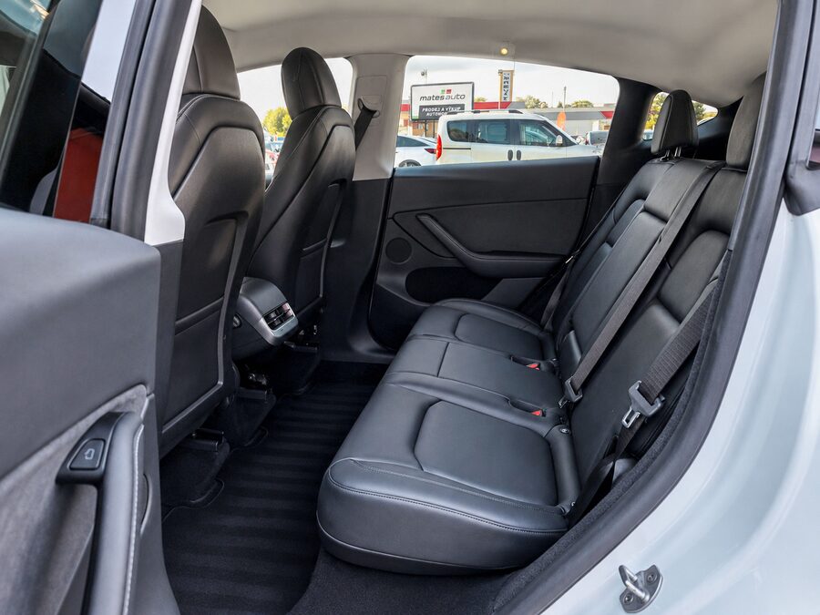 Tesla Model Y Long Range Dual Motor, Berlín - EAP – fotografie 13 z 27
