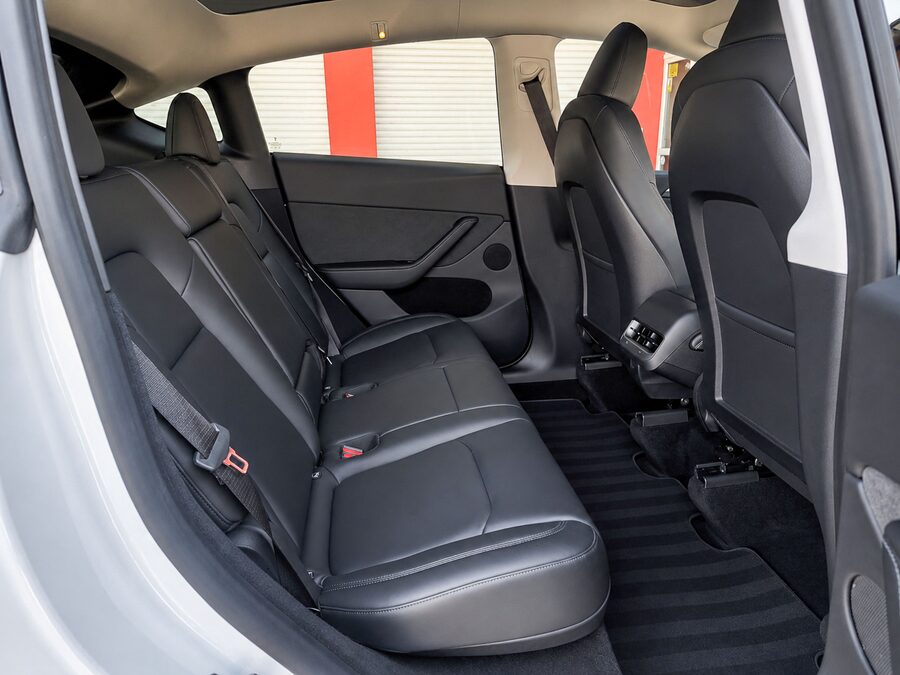 Tesla Model Y Long Range Dual Motor, Berlín - EAP – fotografie 15 z 27