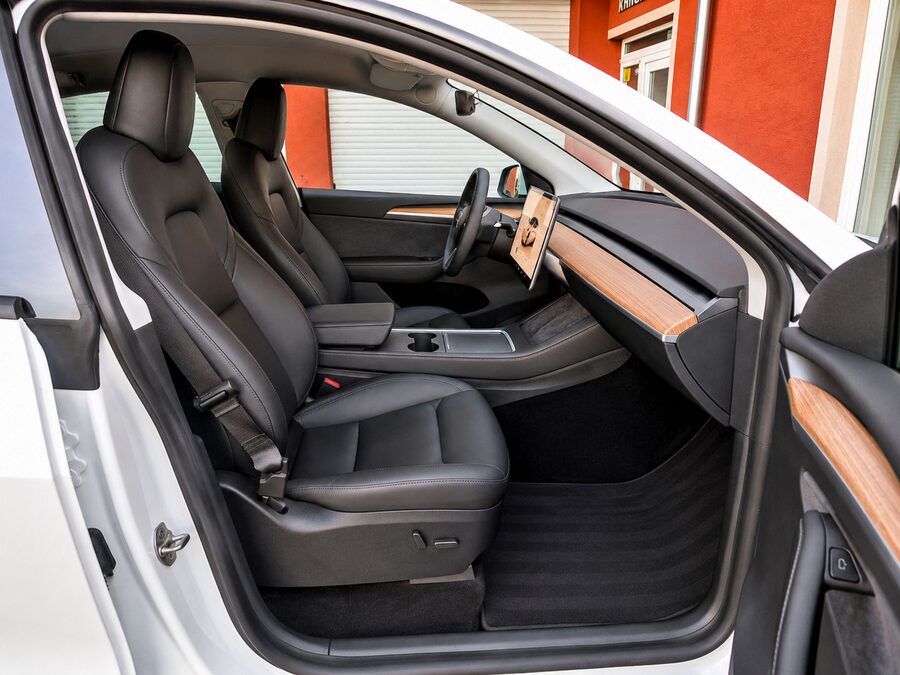 Tesla Model Y Long Range Dual Motor, Berlín - EAP – fotografie 17 z 27