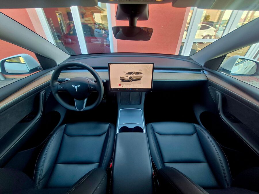 Tesla Model Y Long Range Dual Motor, Berlín - EAP – fotografie 18 z 27