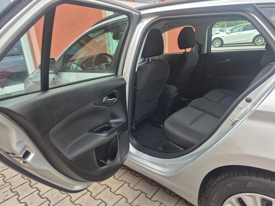 Fiat Tipo 1.4 70kw EASY – fotografie 19 z 27