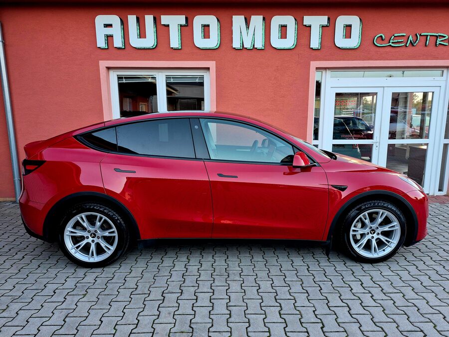 Tesla Model Y Long Range Dual Motor 378 kW – fotografie 5 z 26