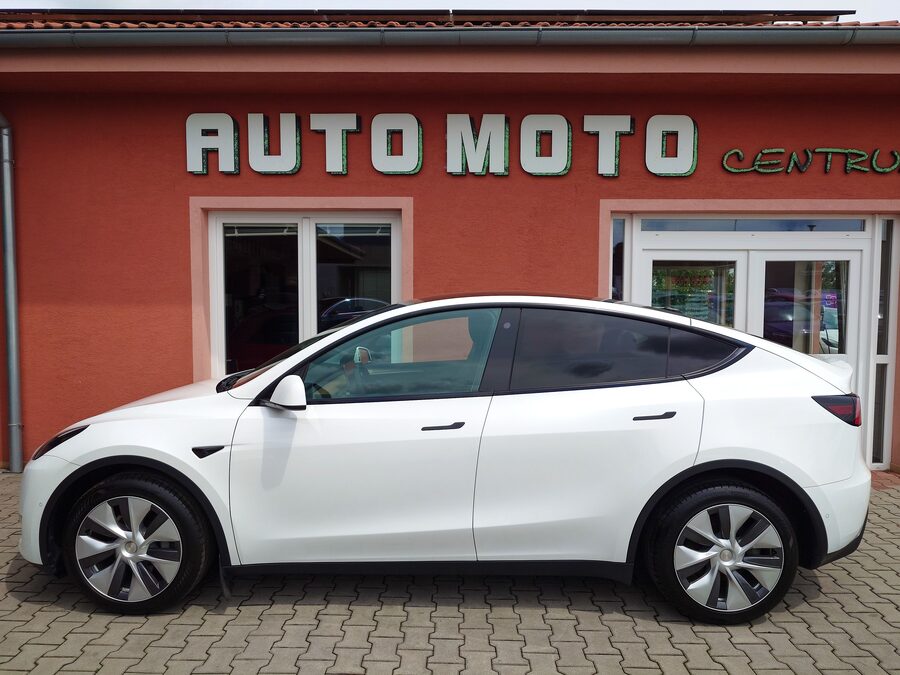 Tesla Model Y Long Range Dual Motor 378 kW – fotografie 2 z 23