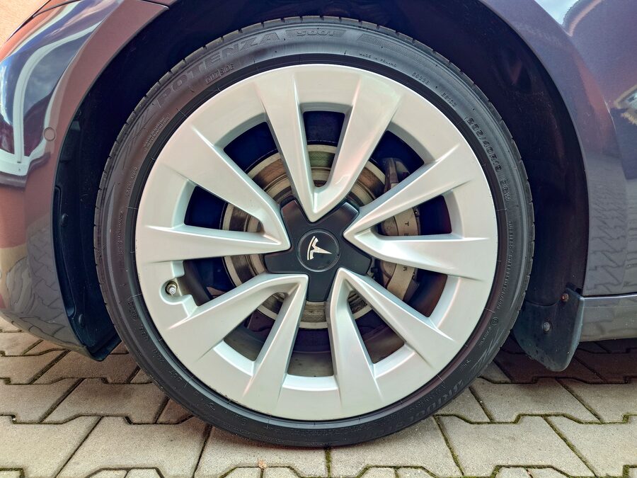Tesla Model 3 Long Range Dual Motor 366 kW, acceleration boost – fotografie 11 z 24