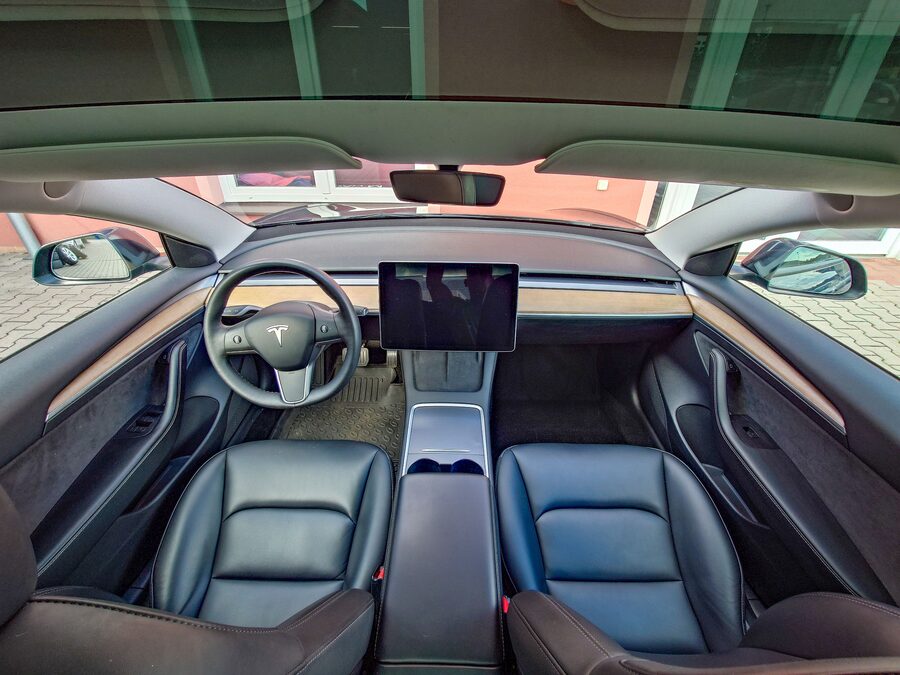Tesla Model 3 Long Range Dual Motor 366 kW, acceleration boost – fotografie 21 z 24