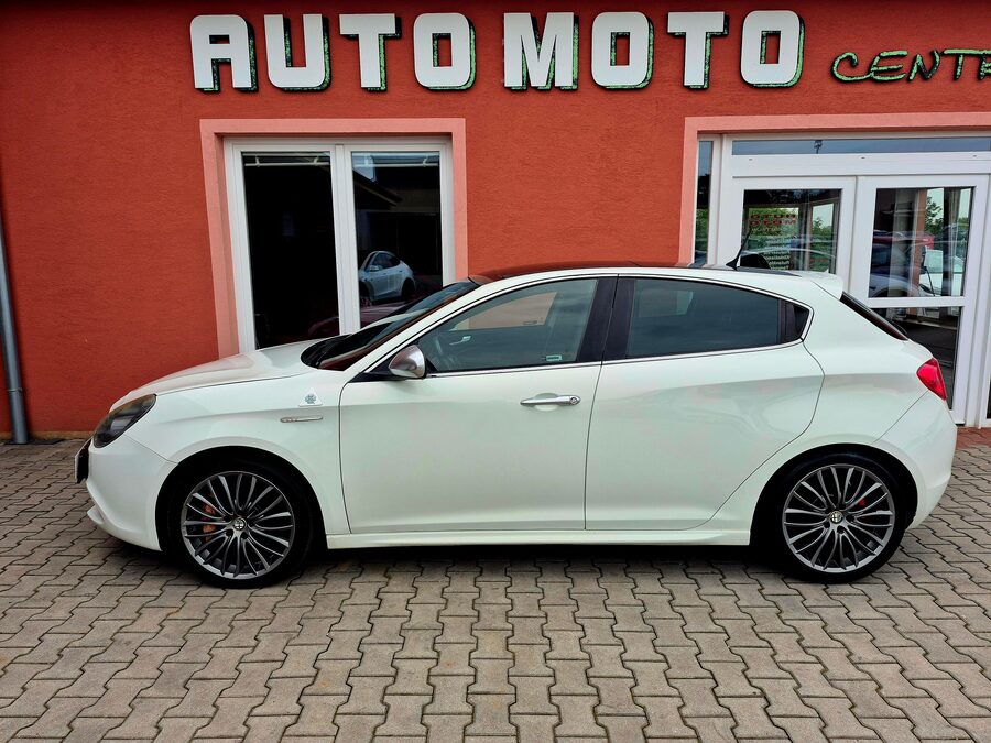 Alfa Romeo Giulietta QV 1.75 TBi 172 kW – fotografie 2 z 26