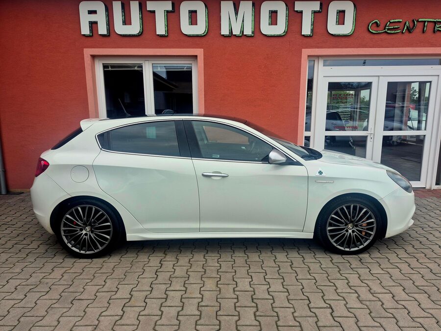 Alfa Romeo Giulietta QV 1.75 TBi 172 kW – fotografie 5 z 26