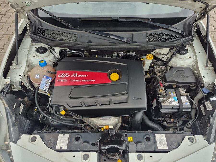 Alfa Romeo Giulietta QV 1.75 TBi 172 kW – fotografie 8 z 26