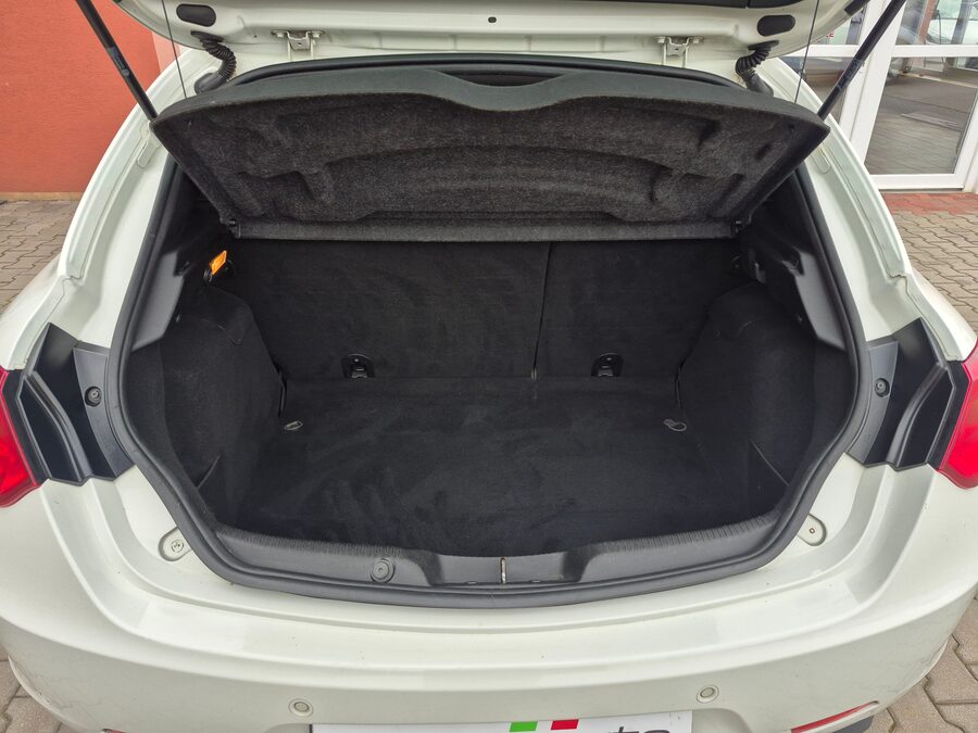 Alfa Romeo Giulietta QV 1.75 TBi 172 kW – fotografie 10 z 26