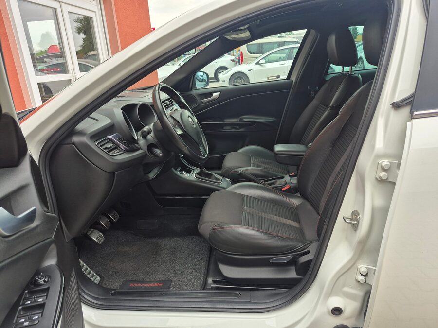 Alfa Romeo Giulietta QV 1.75 TBi 172 kW – fotografie 11 z 26