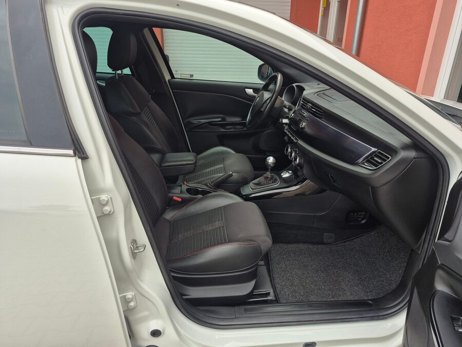 Alfa Romeo Giulietta QV 1.75 TBi 172 kW – fotografie 13 z 26