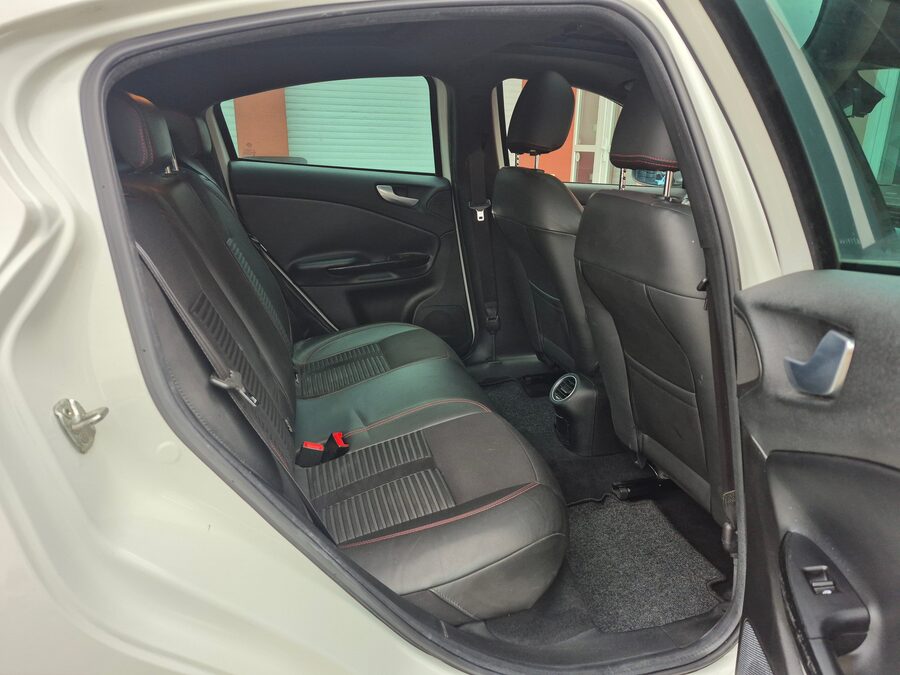 Alfa Romeo Giulietta QV 1.75 TBi 172 kW – fotografie 15 z 26