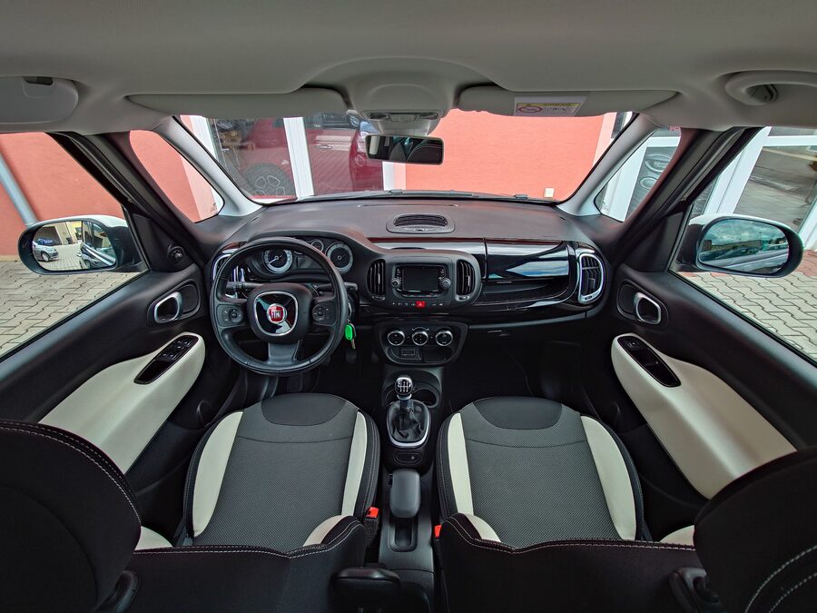 Fiat 500L Trekking 1.4 T-Jet 88 kW – fotografie 15 z 22