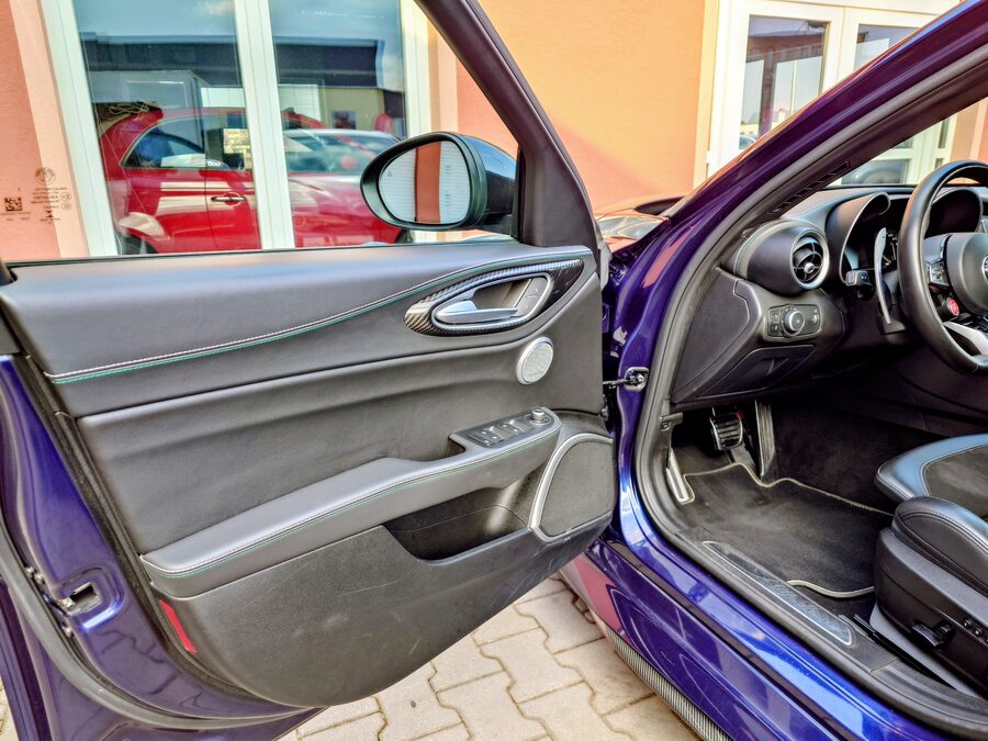 Alfa Romeo Giulia 2.9 V6 Bi-Turbo Quadrifoglio 375 kW – fotografie 14 z 30