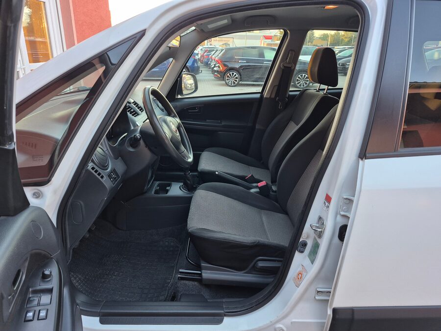 Fiat Sedici 1.6 88 kW Dynamic 4x4 – fotografie 11 z 24