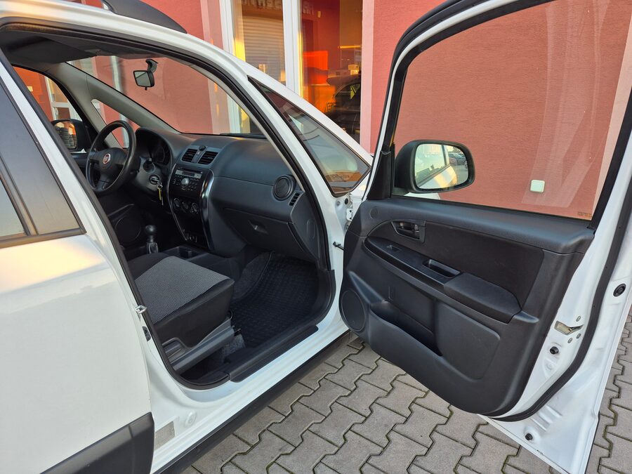 Fiat Sedici 1.6 88 kW Dynamic 4x4 – fotografie 14 z 24
