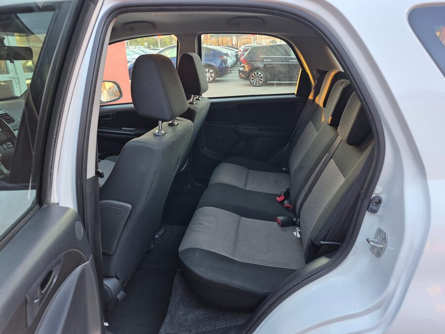 Fiat Sedici 1.6 88 kW Dynamic 4x4 – fotografie 17 z 24