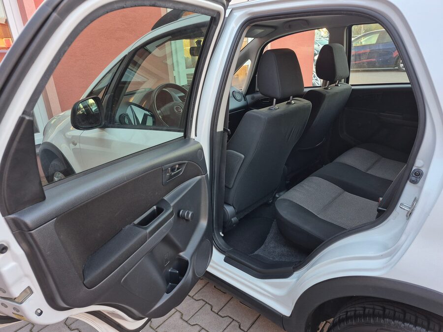 Fiat Sedici 1.6 88 kW Dynamic 4x4 – fotografie 18 z 24