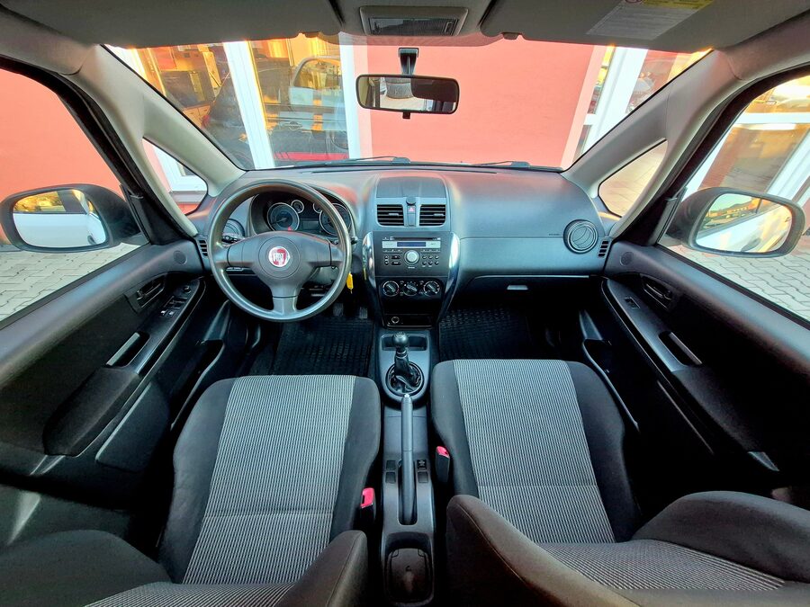 Fiat Sedici 1.6 88 kW Dynamic 4x4 – fotografie 19 z 24