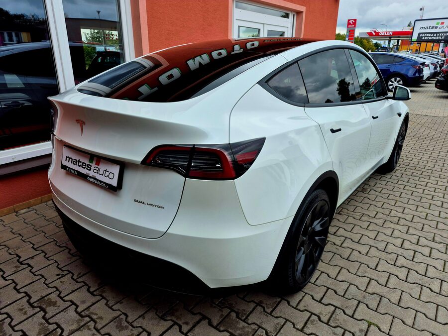 Tesla Model Y Long Range Dual Motor 378kW - BERLÍN – fotografie 6 z 26