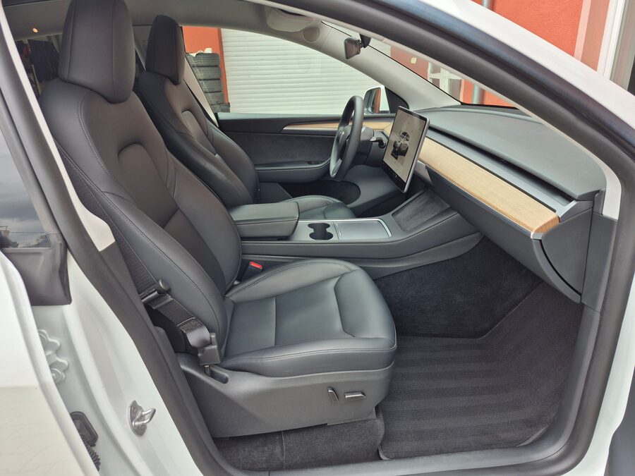 Tesla Model Y Long Range Dual Motor 378kW - BERLÍN – fotografie 14 z 26