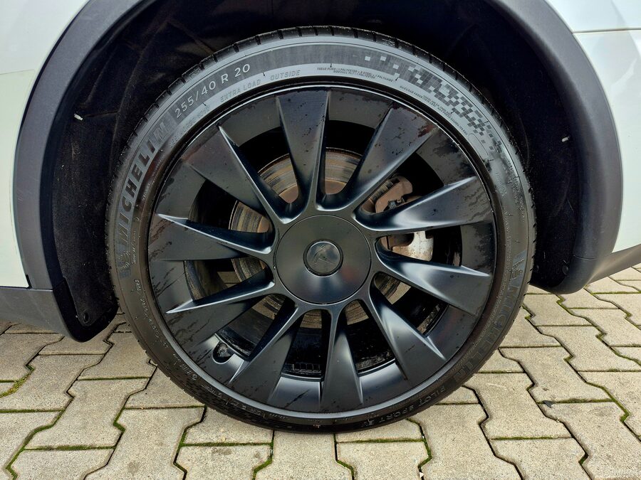 Tesla Model Y Long Range Dual Motor 378kW - BERLÍN – fotografie 22 z 26