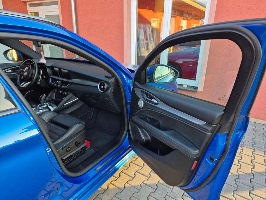 Alfa Romeo Stelvio 2.2 JTDM Veloce Q4 – fotografie 14 z 24