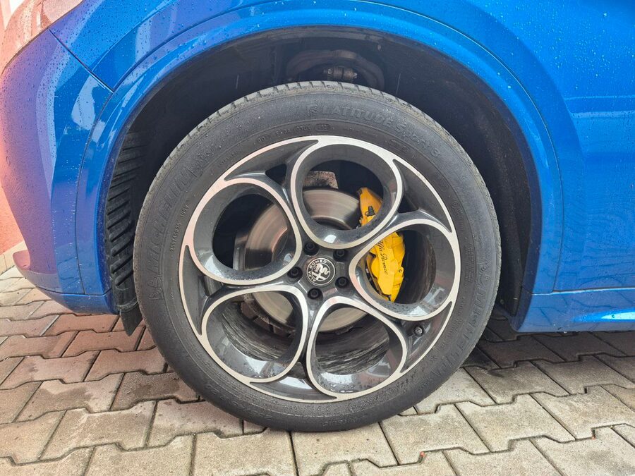 Alfa Romeo Stelvio 2.2 JTDM Veloce Q4 – fotografie 21 z 24