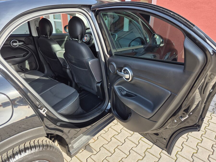 Fiat 500X 1.4 MultiAir 103 kW Cross Plus – fotografie 17 z 26
