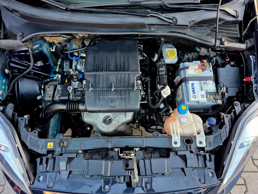 Fiat Punto 1.4 Basis 57 kW – fotografie 8 z 22