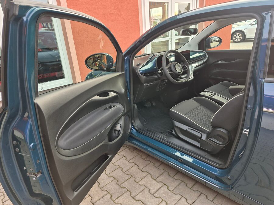 Fiat 500E 87 kW / 42 kWh Drive – fotografie 14 z 24