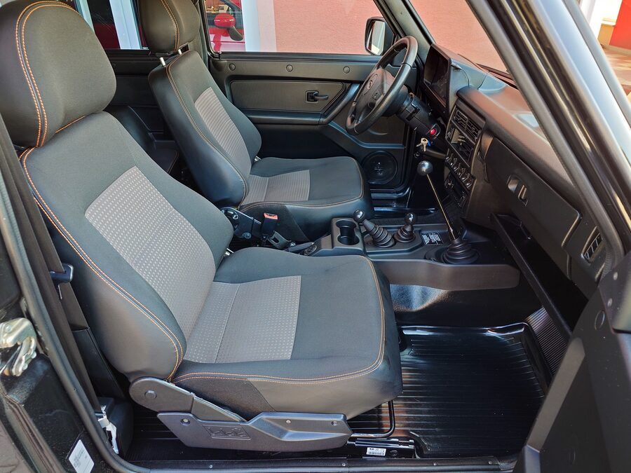 Lada Niva Urban 4x4 1.7 61kw – fotografie 16 z 24
