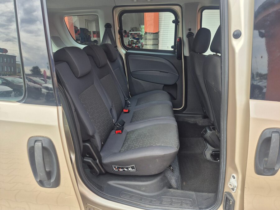 Fiat Dobló 1.4 Dynamic 70 kW – fotografie 14 z 20