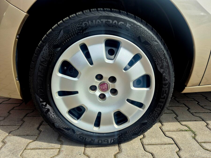 Fiat Dobló 1.4 Dynamic 70 kW – fotografie 19 z 20