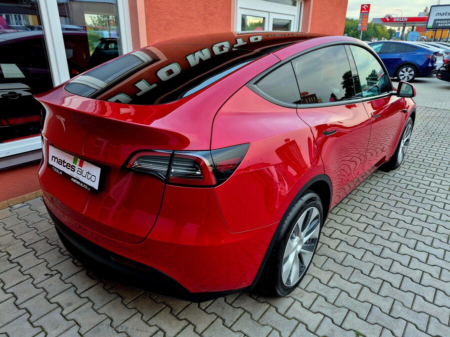 Tesla Model Y Long Range Dual Motor 378 kW – fotografie 7 z 27