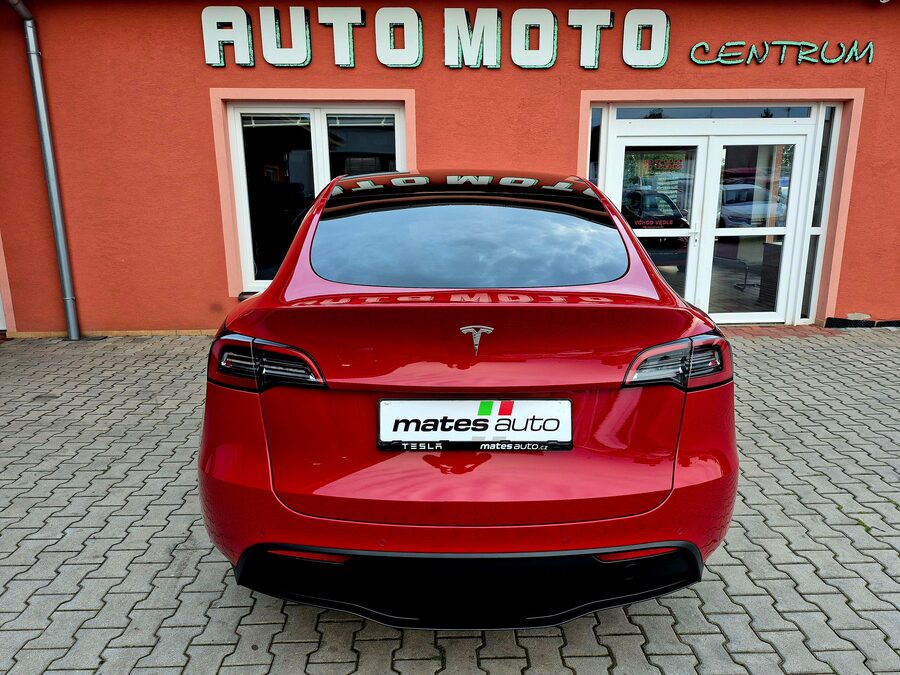 Tesla Model Y Long Range Dual Motor 378 kW – fotografie 10 z 27