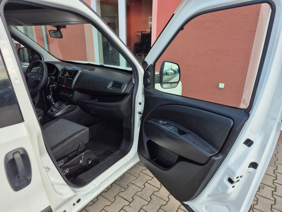Opel Combo 1.6 CDTI Kasten L1H1 – fotografie 16 z 21