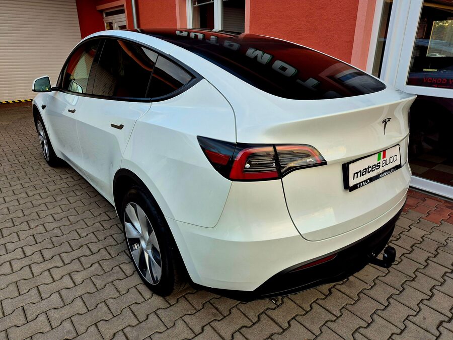 Tesla Model Y Long Range Dual Motor, Berlín, tažné zařízení – fotografie 3 z 28
