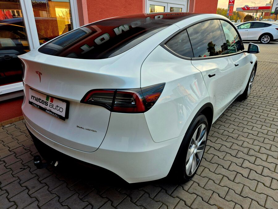 Tesla Model Y Long Range Dual Motor, Berlín, tažné zařízení – fotografie 6 z 28