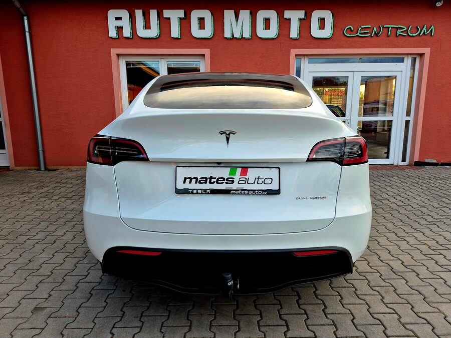 Tesla Model Y Long Range Dual Motor, Berlín, tažné zařízení – fotografie 9 z 28