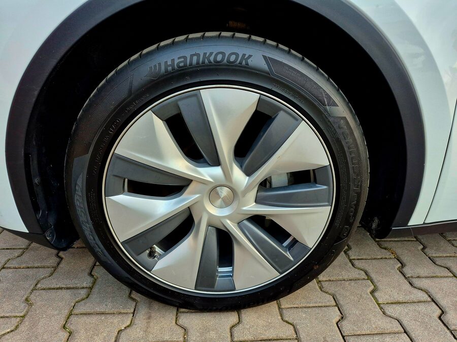 Tesla Model Y Long Range Dual Motor, Berlín, tažné zařízení – fotografie 22 z 28