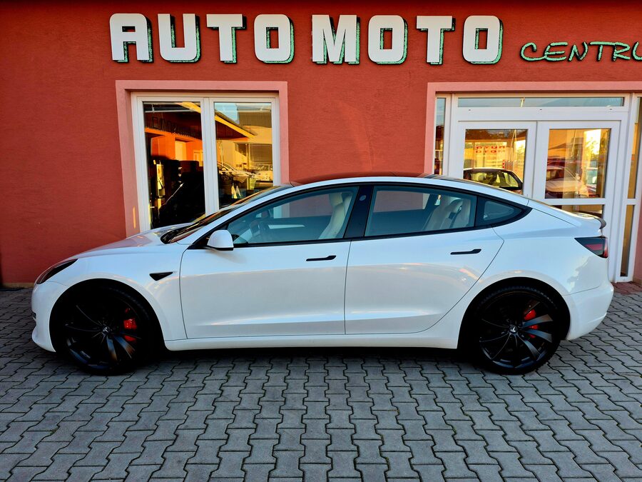 Tesla Model 3 Performance Dual Motor 377 kW – fotografie 2 z 26