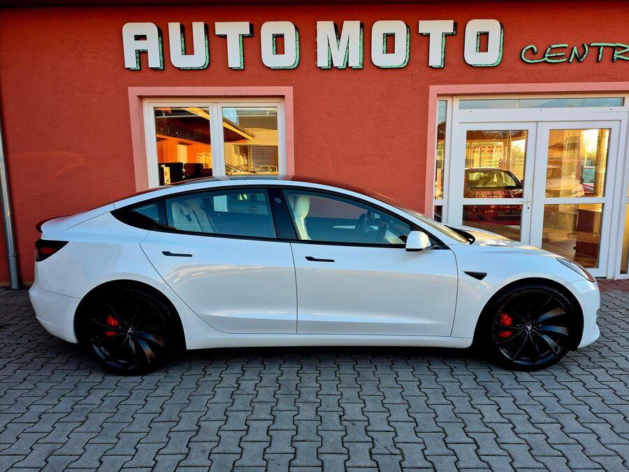 Tesla Model 3 Performance Dual Motor 377 kW – fotografie 5 z 26