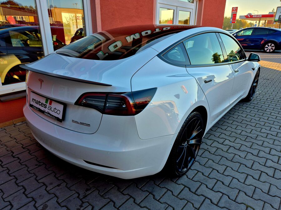Tesla Model 3 Performance Dual Motor 377 kW – fotografie 6 z 26