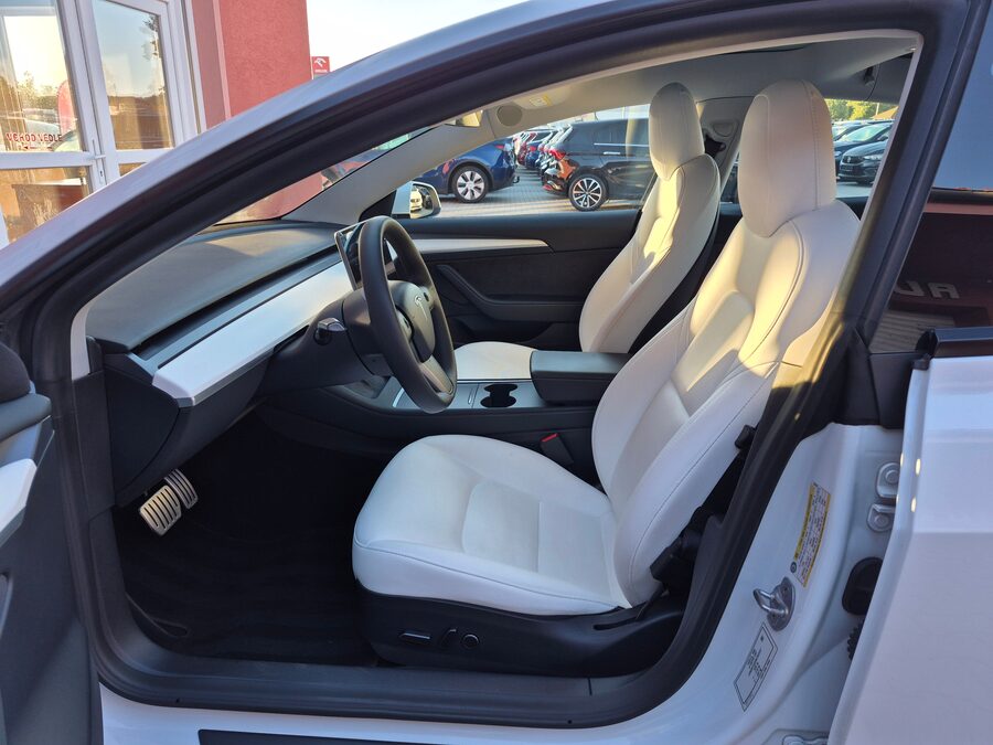 Tesla Model 3 Performance Dual Motor 377 kW – fotografie 10 z 26