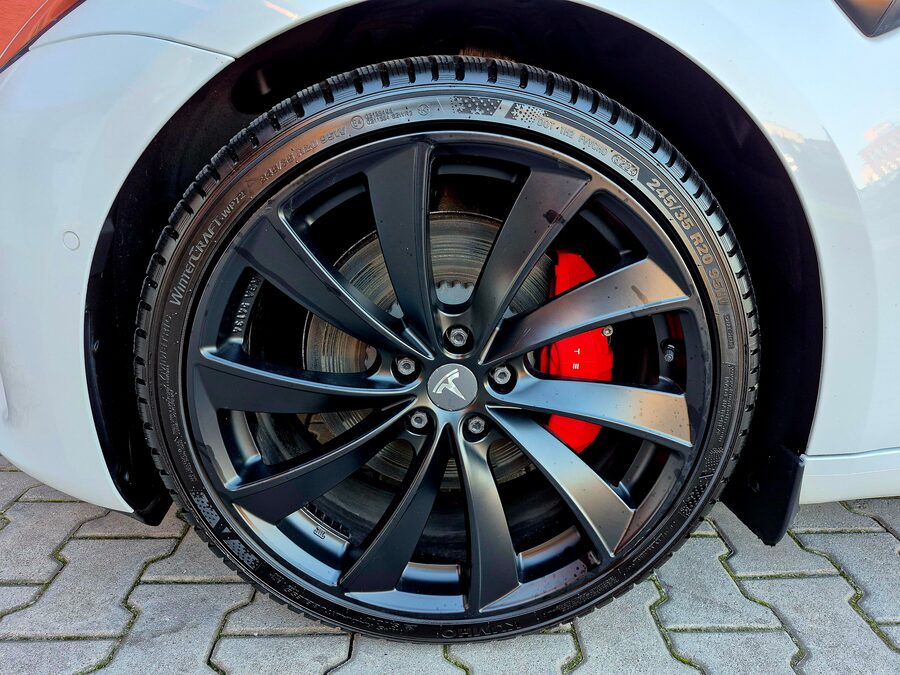 Tesla Model 3 Performance Dual Motor 377 kW – fotografie 19 z 26