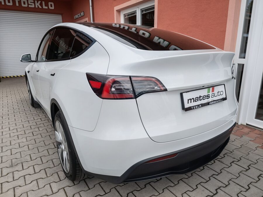 Tesla Model Y Long Range Dual Motor, – fotografie 3 z 25