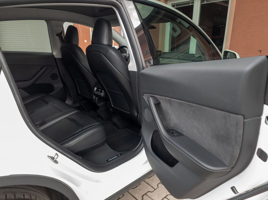 Tesla Model Y Long Range Dual Motor, – fotografie 15 z 25