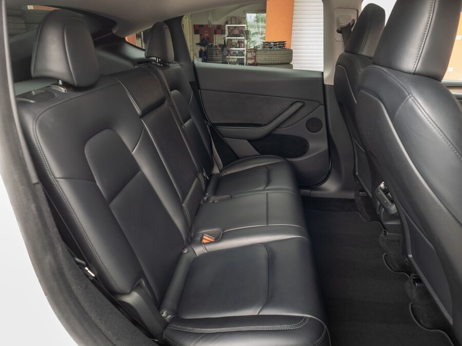 Tesla Model Y Long Range Dual Motor, – fotografie 16 z 25