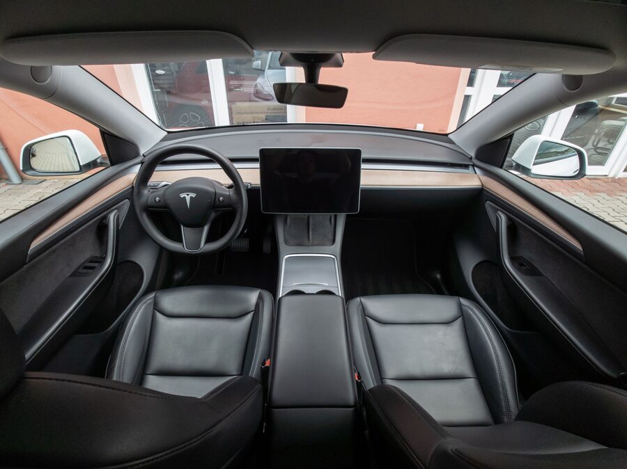 Tesla Model Y Long Range Dual Motor, – fotografie 19 z 25